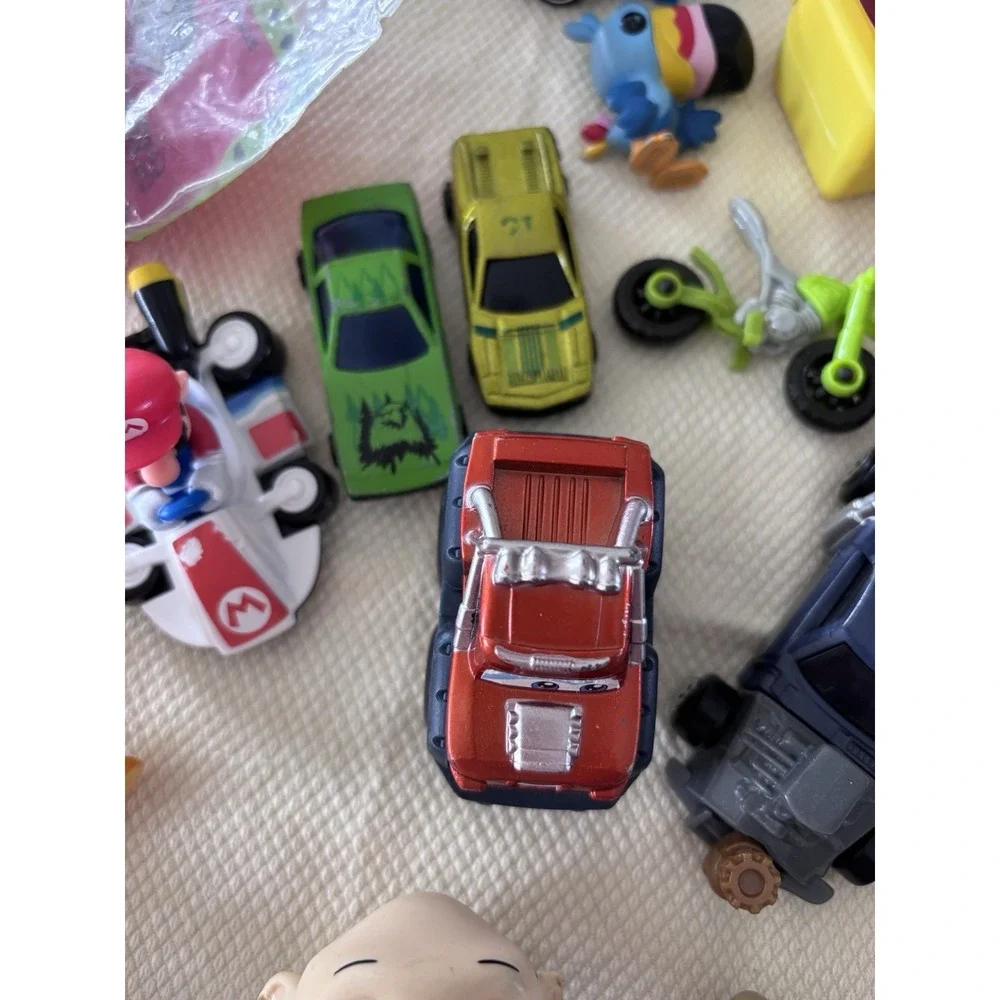 vintage toy collectors here‎ is a lot that has a little bit of everything 3475